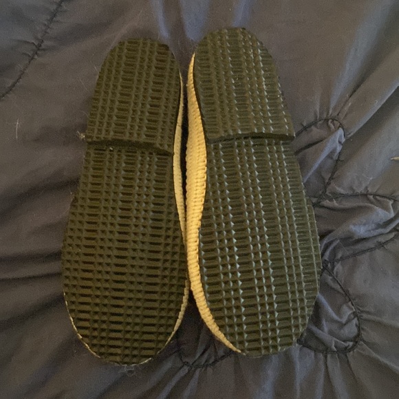 Shoes - Picture 2 of 2